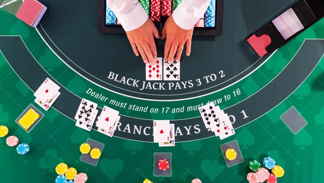 Jogue Blackjack 