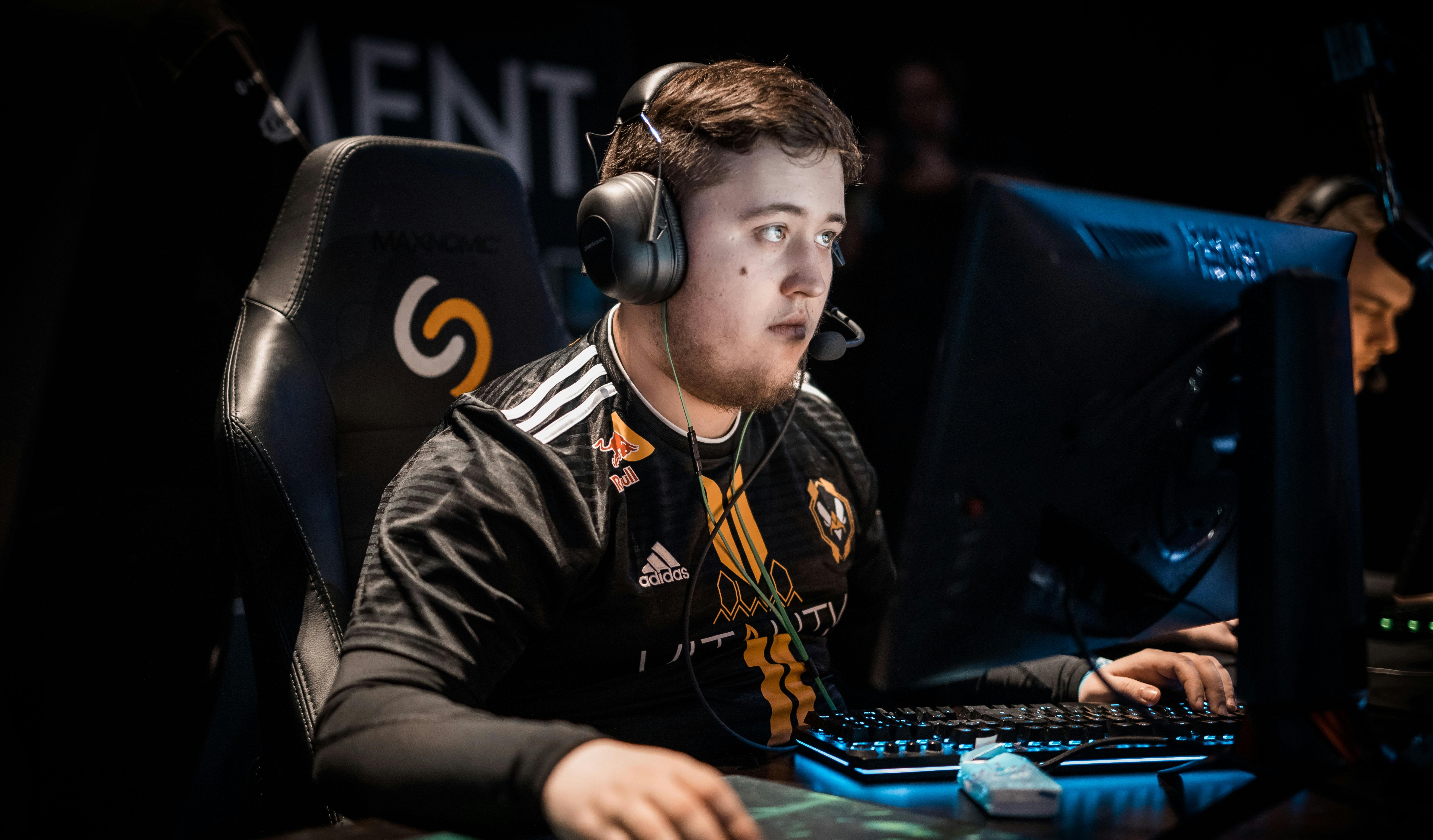 zywoo vitality young csgo player