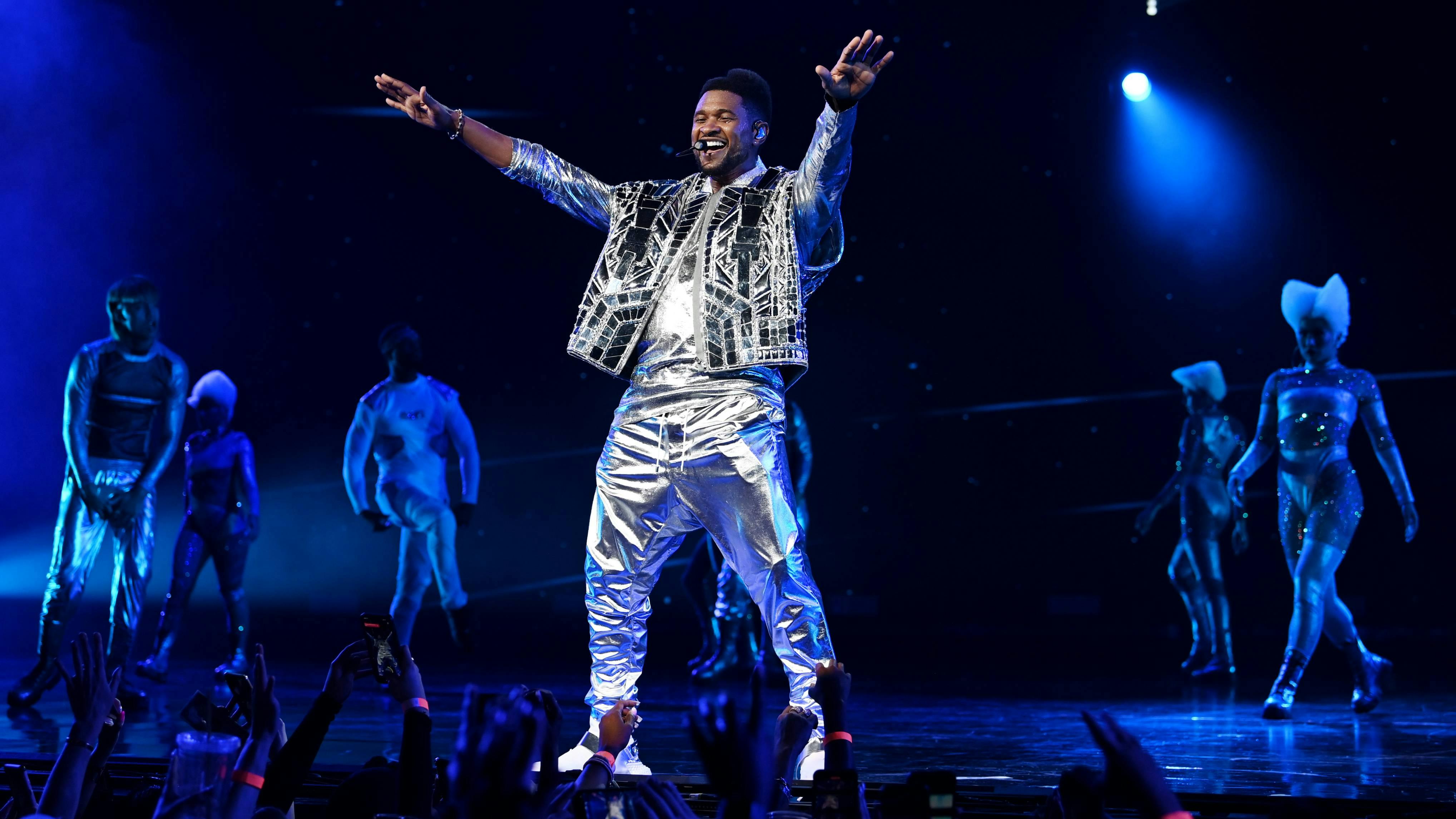 This year's Super Bowl halftime show will be performed by Usher. 